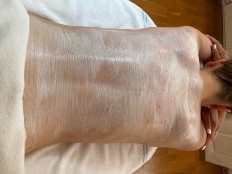 Hautunreinheiten, Pickel / Mitesser ausreinigen; trockene, faltige Haut pflegen